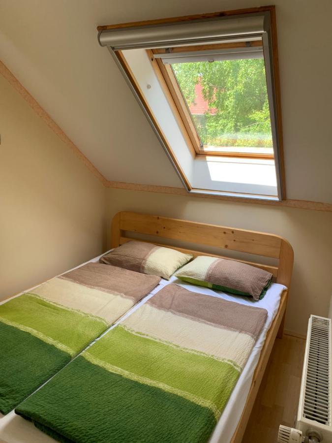 Fenyves Family Rooms And Bungalows ハイデゥソボスロー エクステリア 写真
