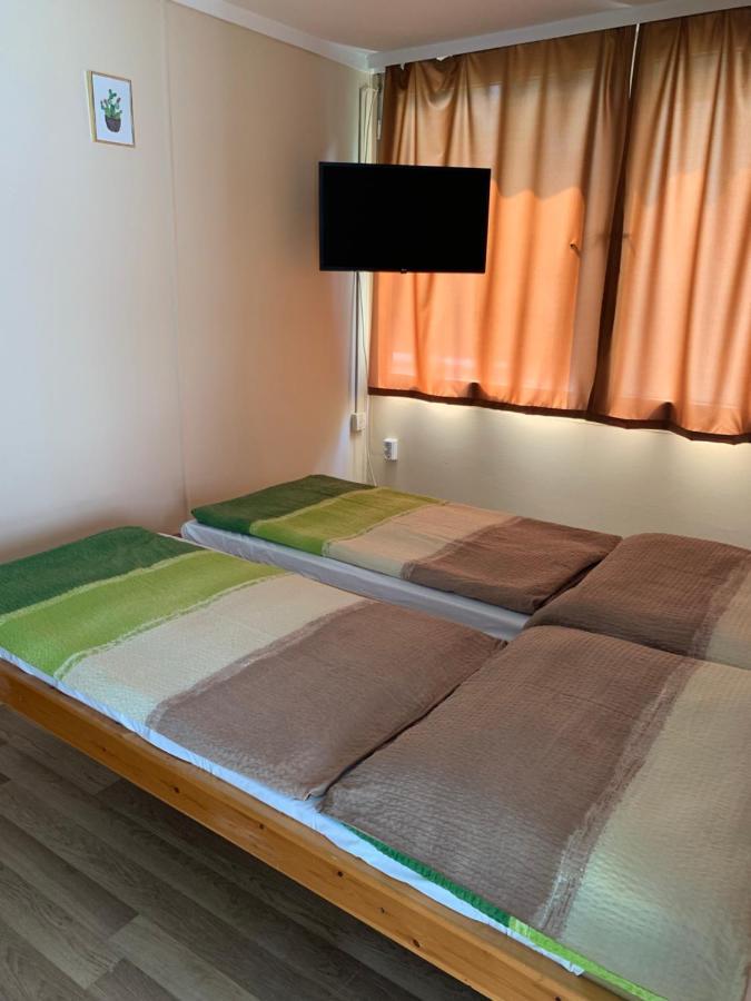 Fenyves Family Rooms And Bungalows ハイデゥソボスロー エクステリア 写真