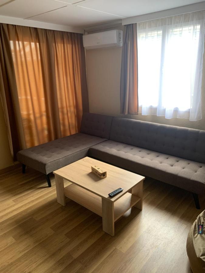 Fenyves Family Rooms And Bungalows ハイデゥソボスロー エクステリア 写真